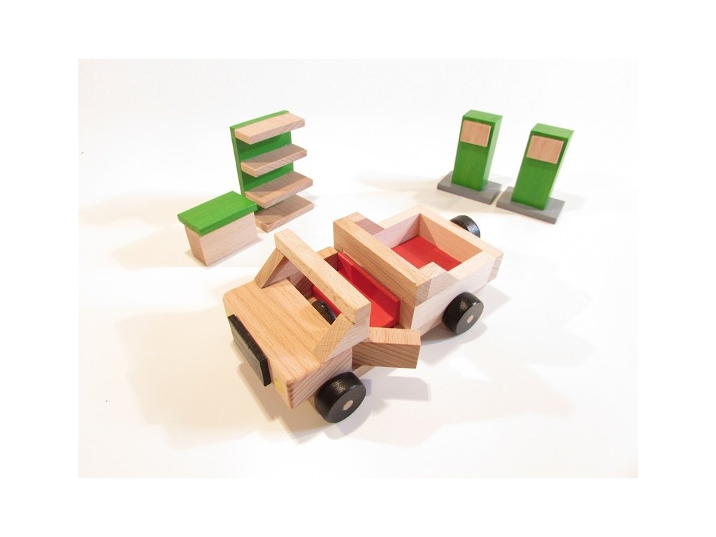 Wooden kit BUKO gasoline equipment with a car